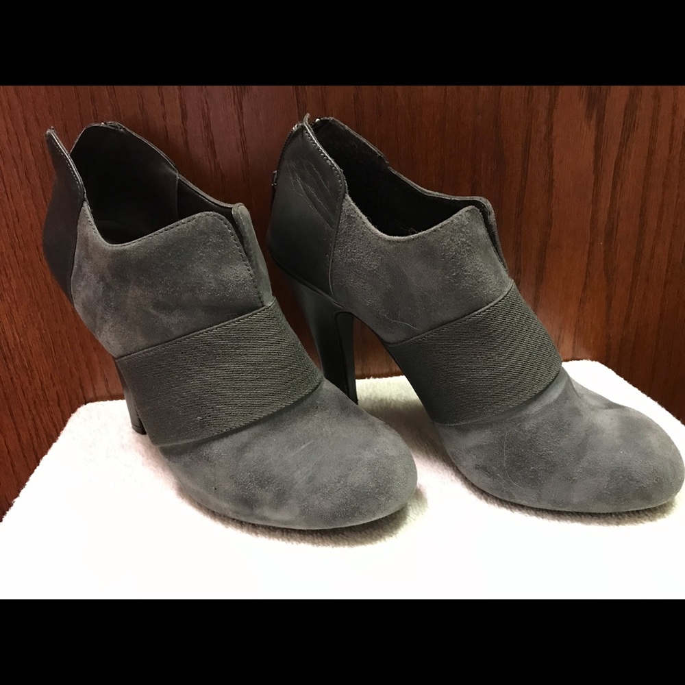 Gianni Bini Ankle Booties 6.5 Gray